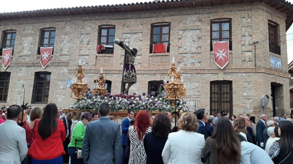 Multitudinaria Procesi n Del Cristo De La Vera Cruz En Consuegra