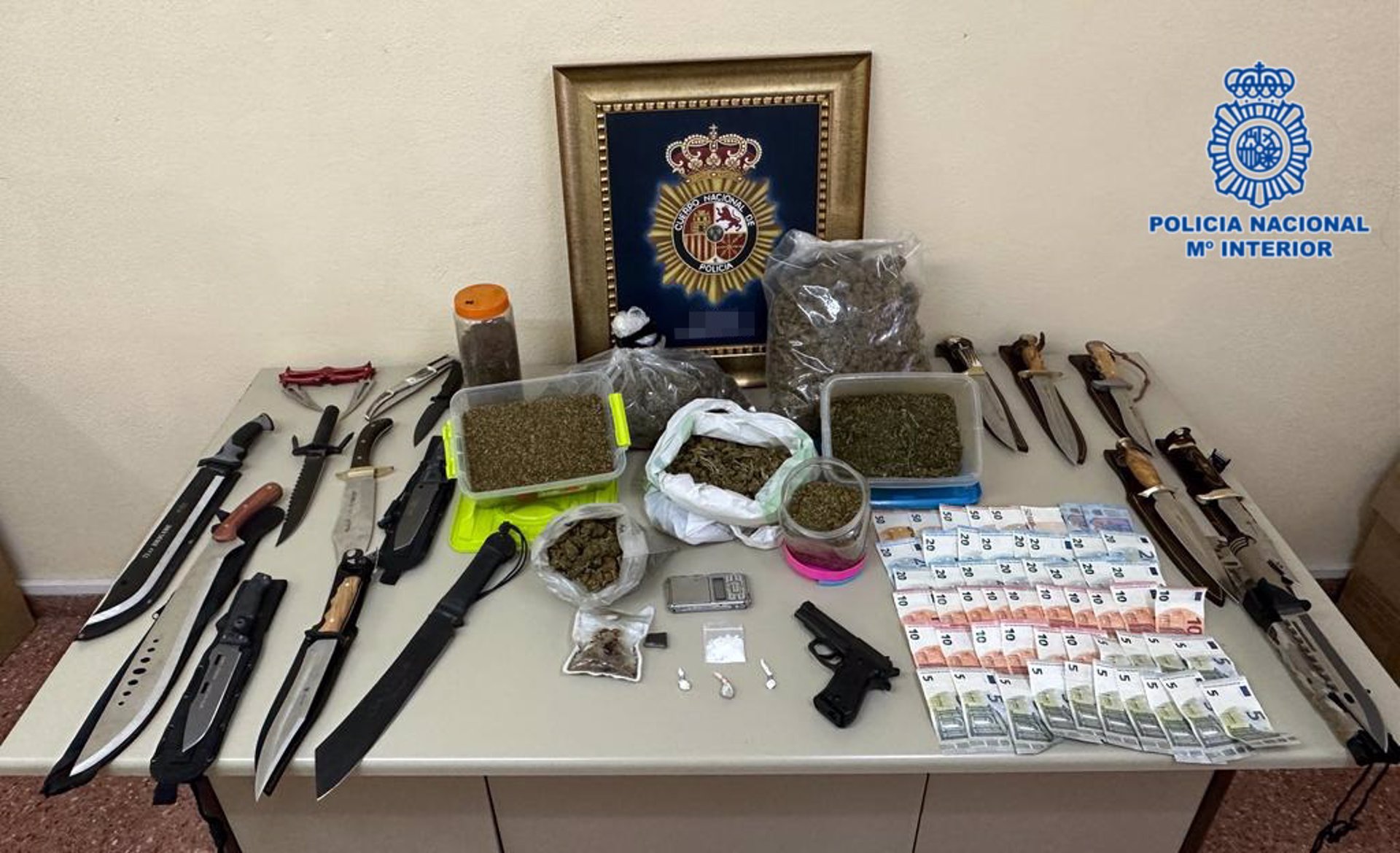 Policía