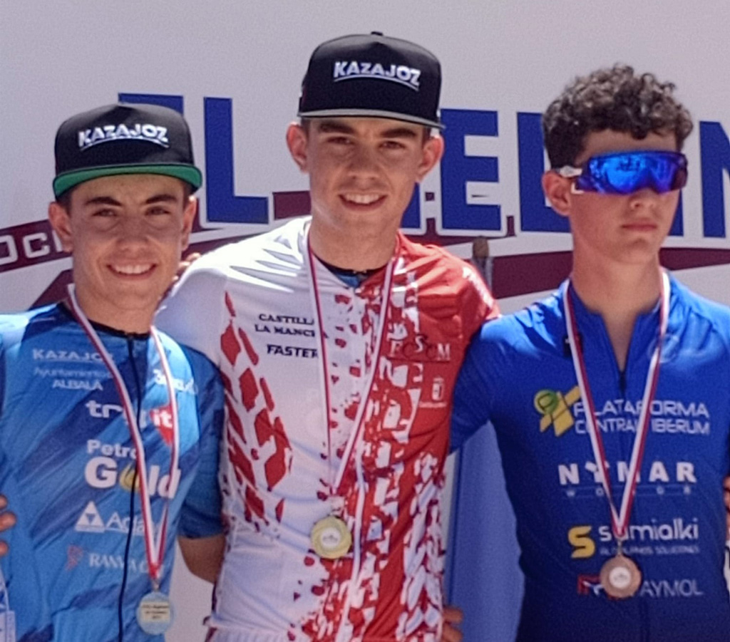 Adrián Lizano y Daniel Rivas, campeón y subcampeón regional y de Copa XCO