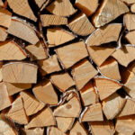 5 aspectos a valorar al comprar leña para calentar un espacio rural
